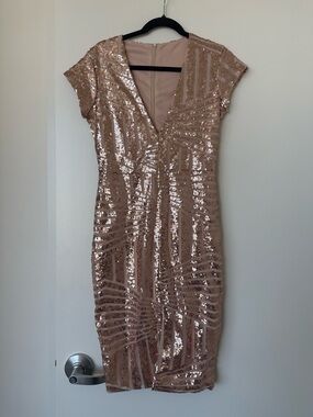 Sequin V-Neck Sheath Dress in Rose Gold